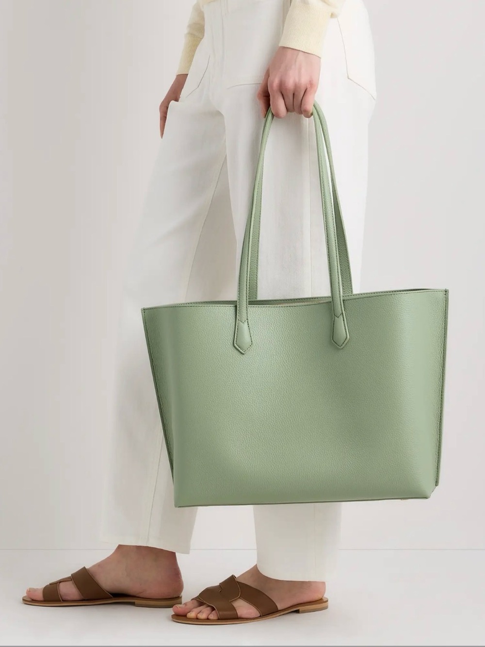 Quince Italian Leather Triple Compartment Tote – Green | Structured Minimalist - Picture 2 of 8